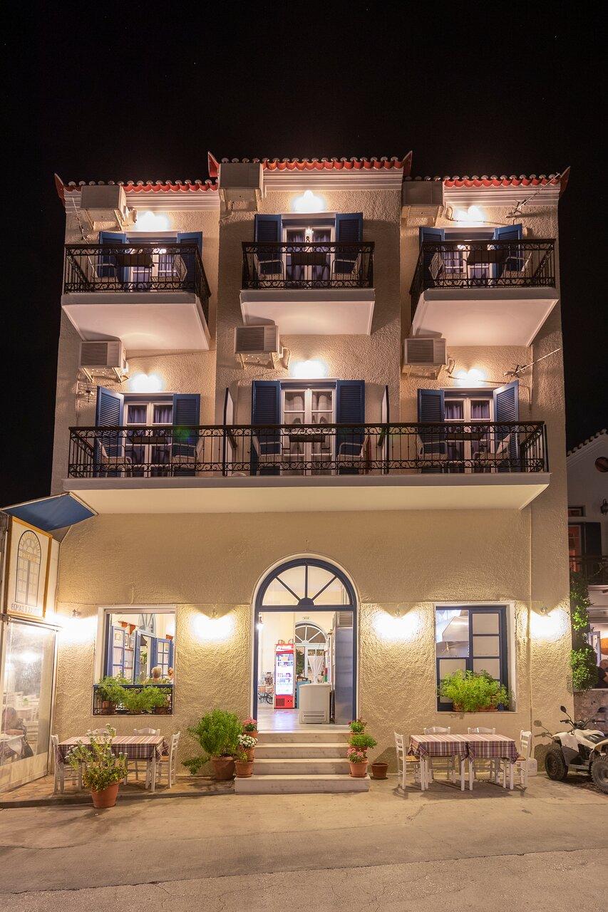Stelios Hotel Spetses Town ภายนอก รูปภาพ